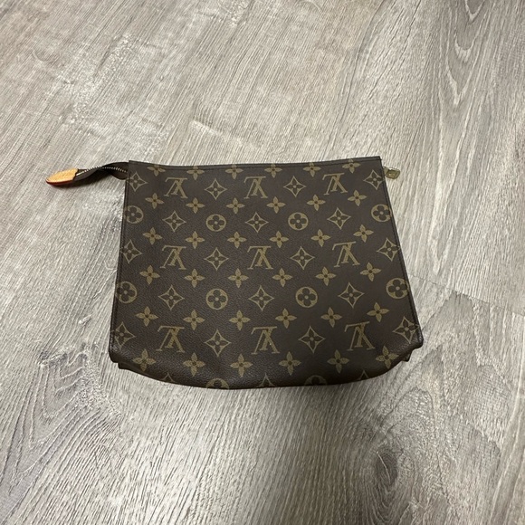Louis Vuitton  Monogram Canvas Toiletry Pouch Brown - Picture 1 of 6